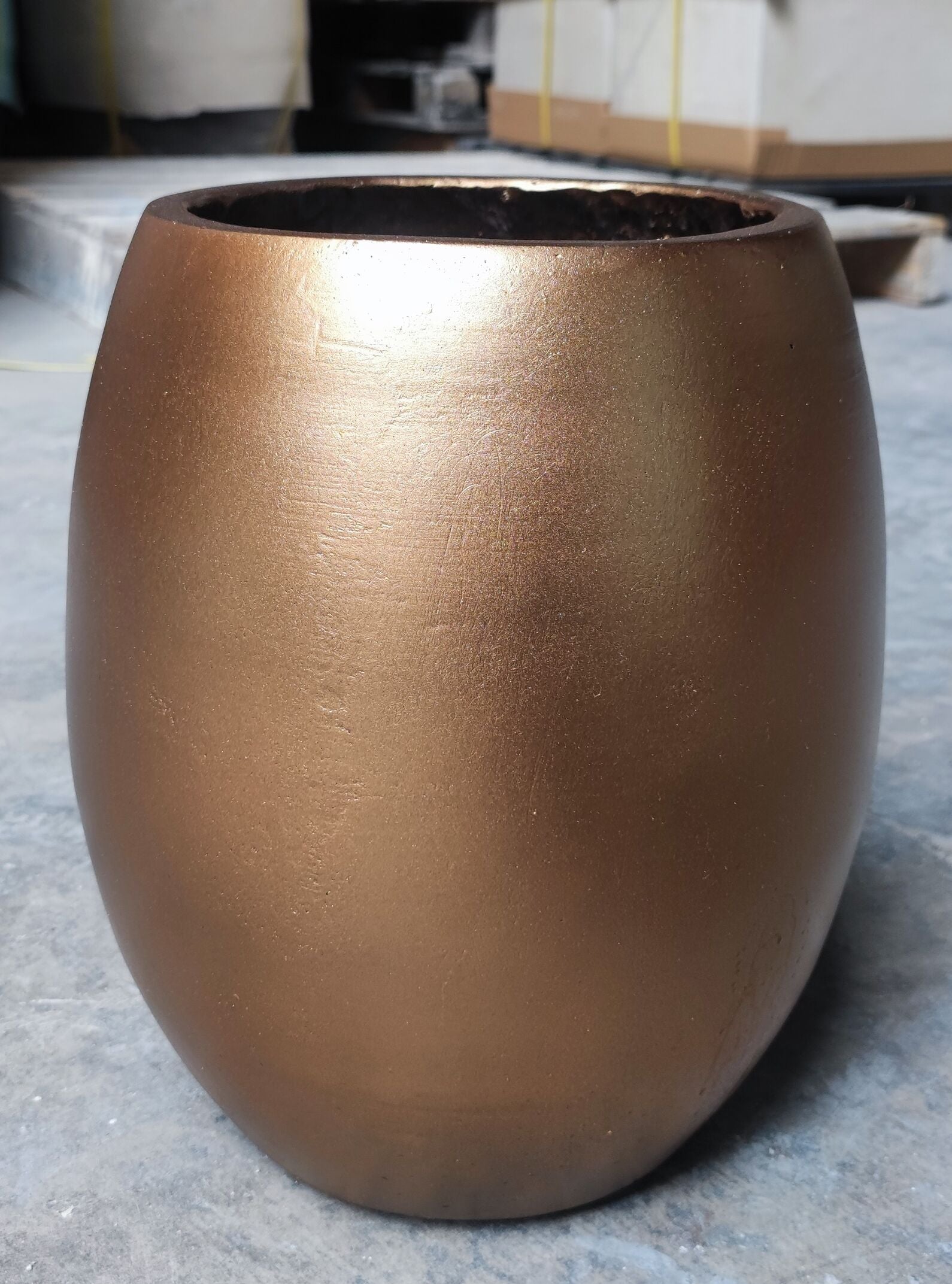 25x30cm Copper Toned Fiberclay Planter #KD-170