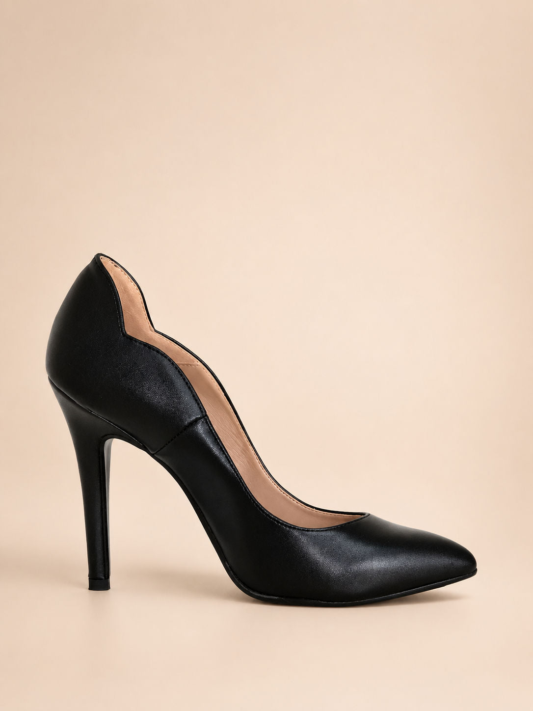 KOAN Onde Piane Black Curved-Topline Stiletto Pump