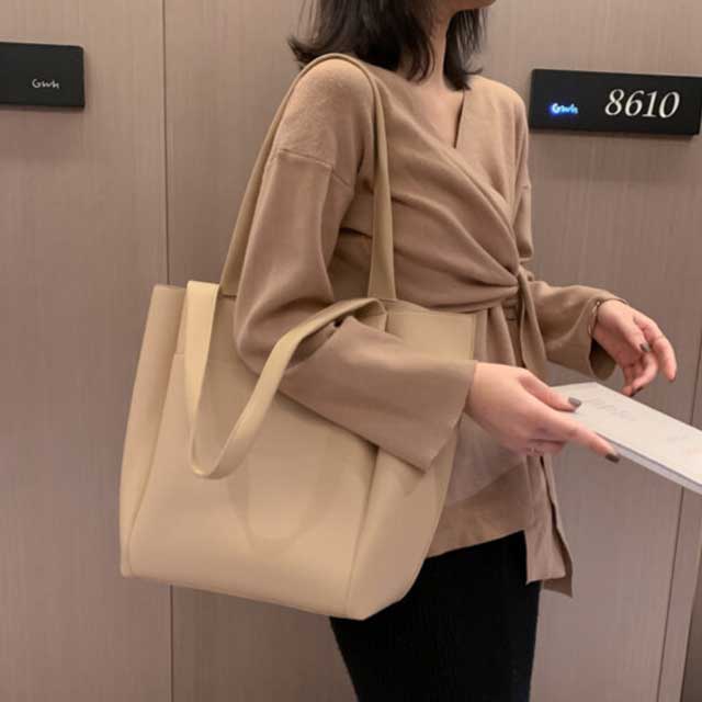 Women's Large Capacity Shoulder Bag - Stylish, Spacious Tote for Everyday Use