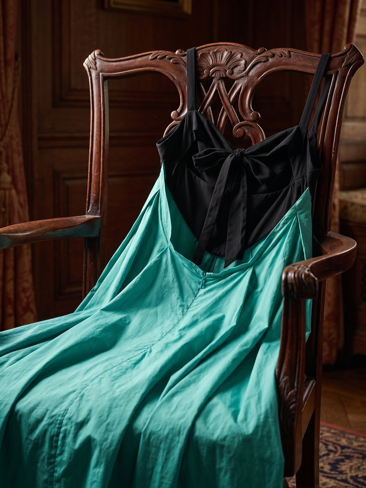 Tendresse Boutique Green & Black Backless Dress