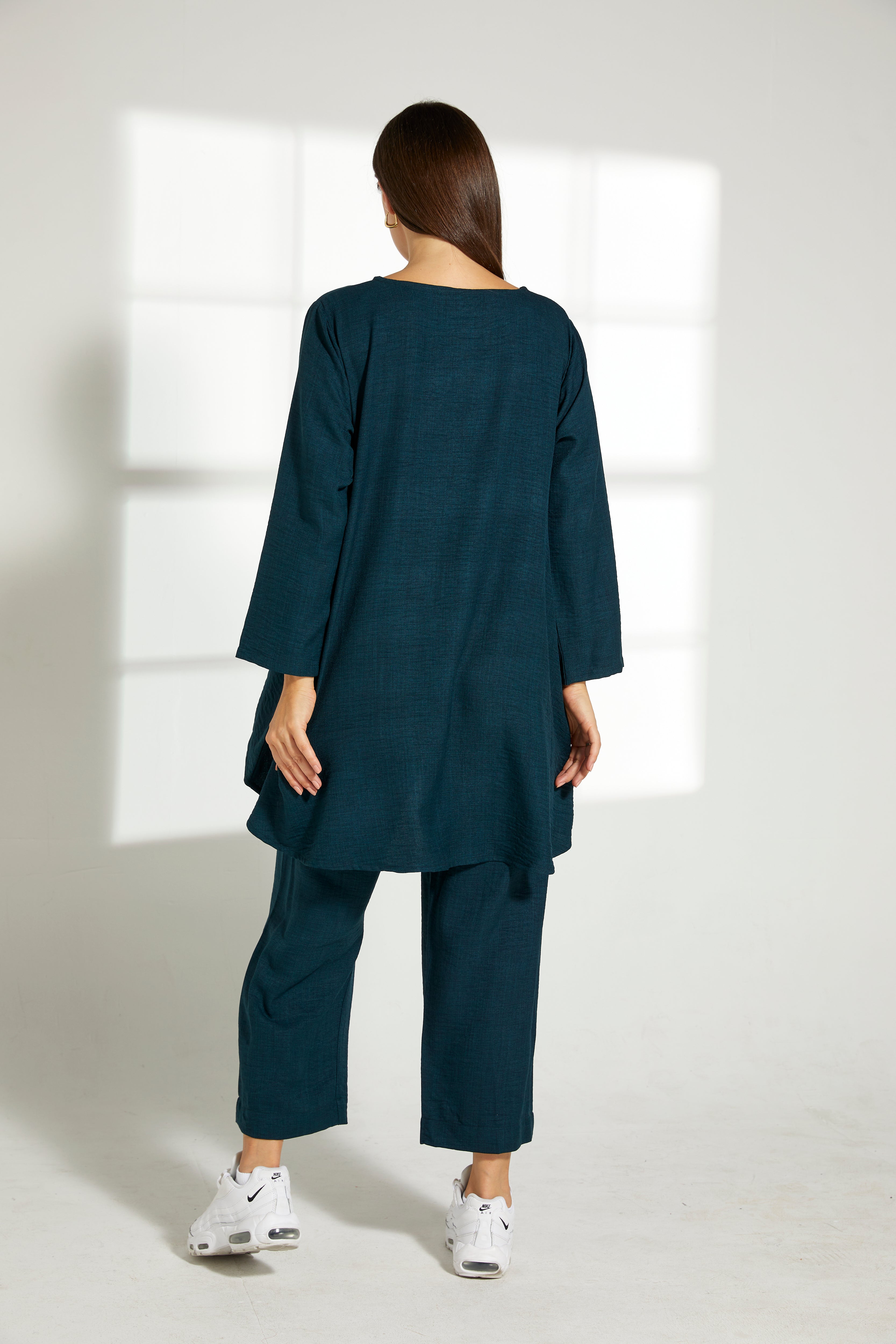 MOiSTREET Peacock Green CEY Mélange Fabric Top And Pants Set