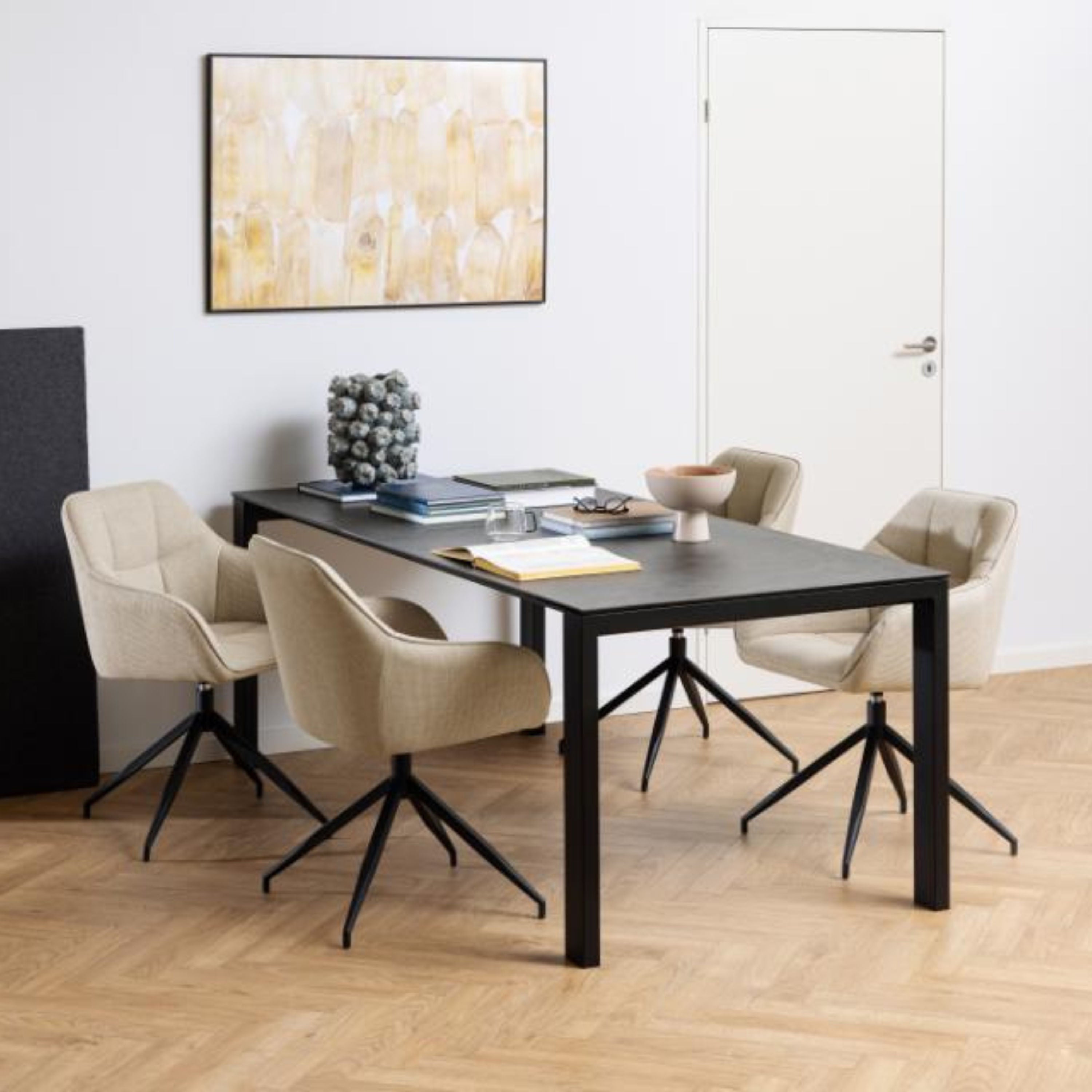 كرسي طعام بريندا مع مسند للذراعين