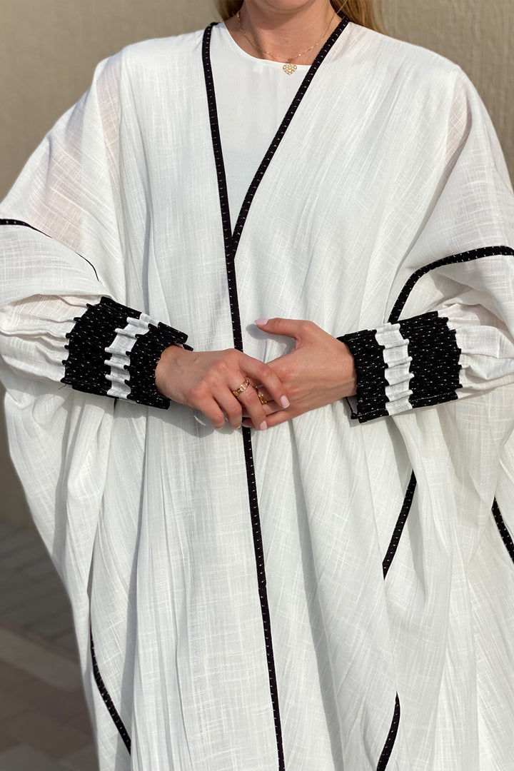 MOiSTREET White Linen Casual Abaya