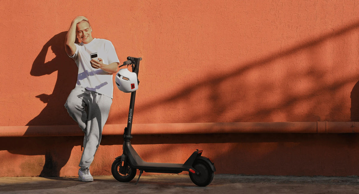 Xiaomi Electric Scooter 4 Lite 2nd Gen, 25km Range 25km/h Foldable Electric Scooter 300W Motor