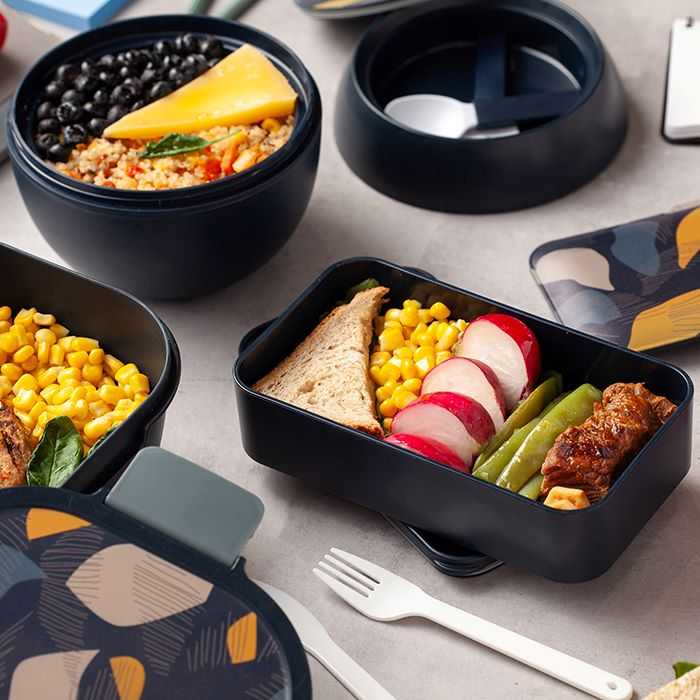 NAVA Rectangular Plastic Lunch Box We Care, 650ml