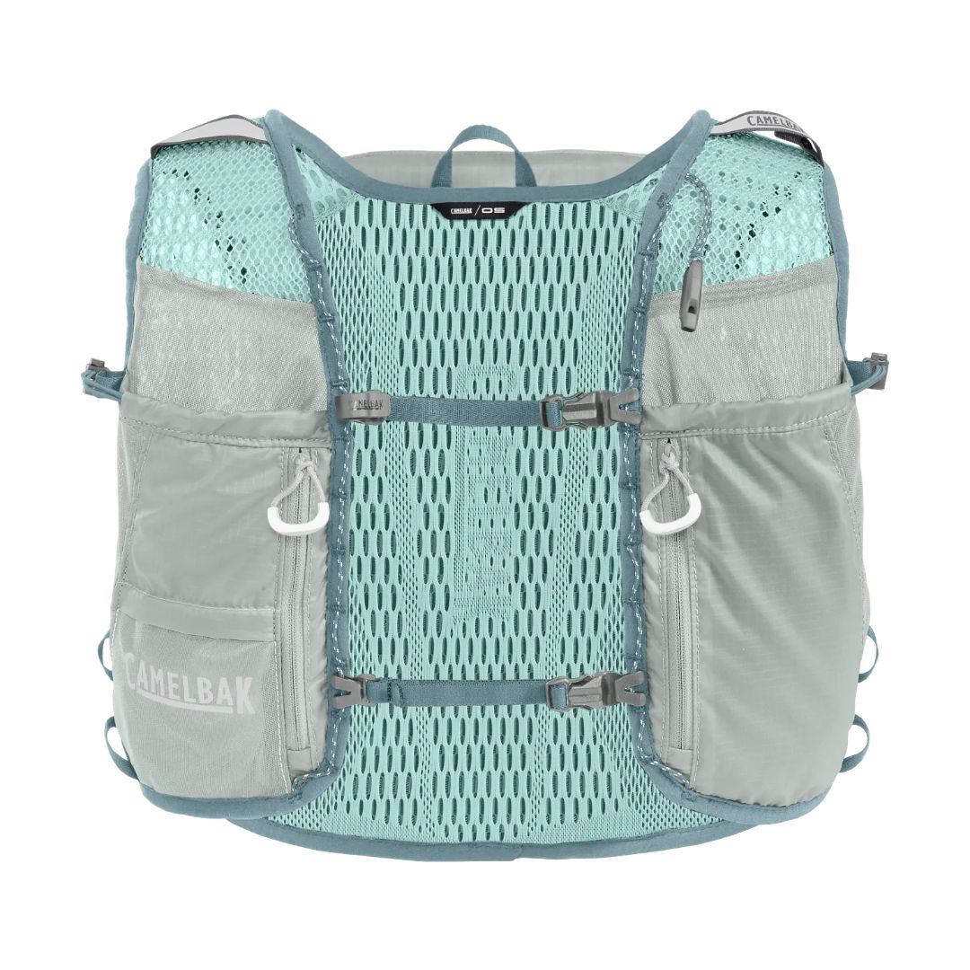 سترة الترطيب Camelbak Zephyr™ Pro المزودة بزجاجة Quick Stow™، لون رمادي فاتح/أزرق داكن، سعة 34 أونصة
