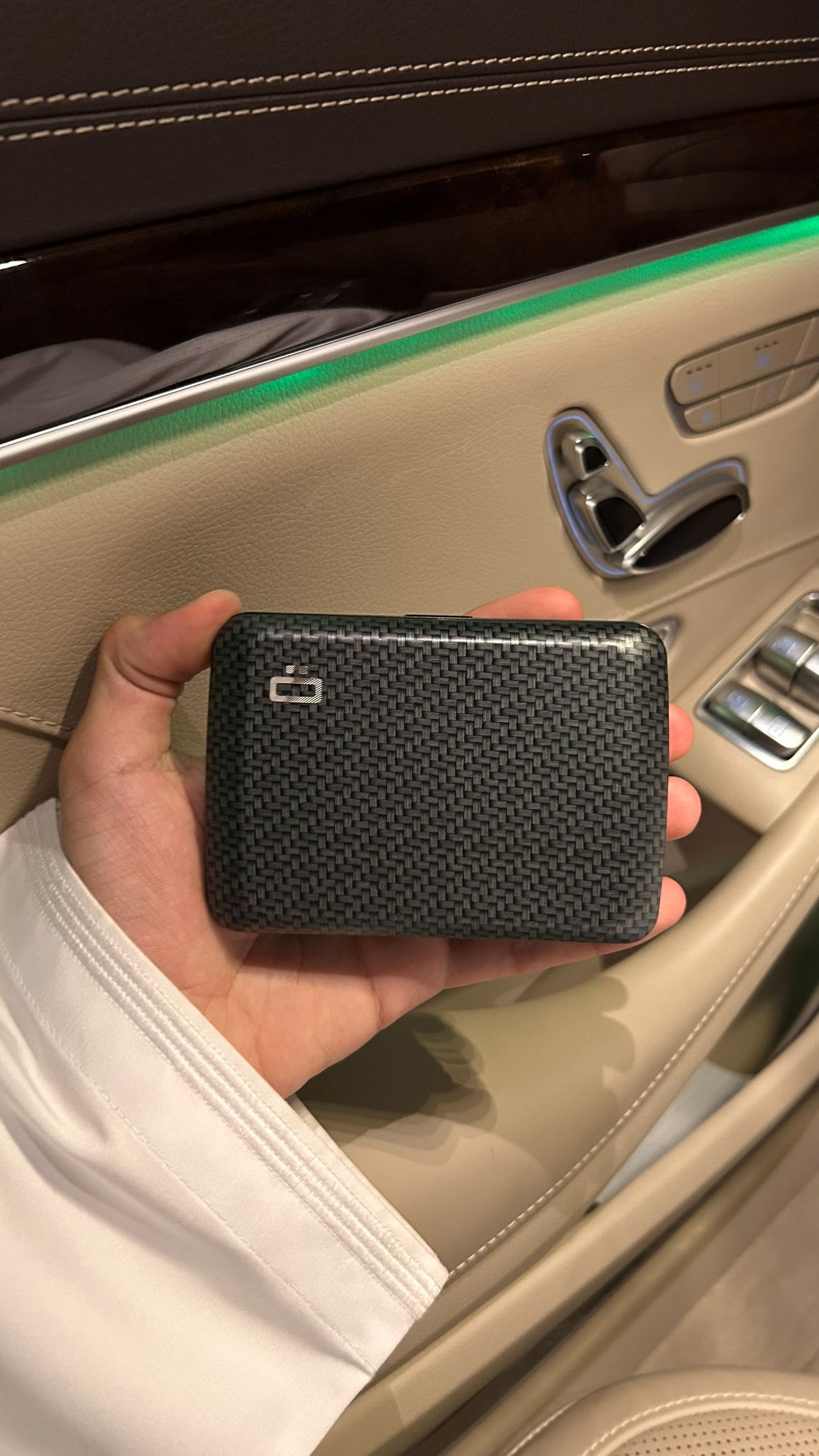 Ogon Oslo Aluminum Wallet Small Case Card Holder V2, Carbon Fiber Effect Print