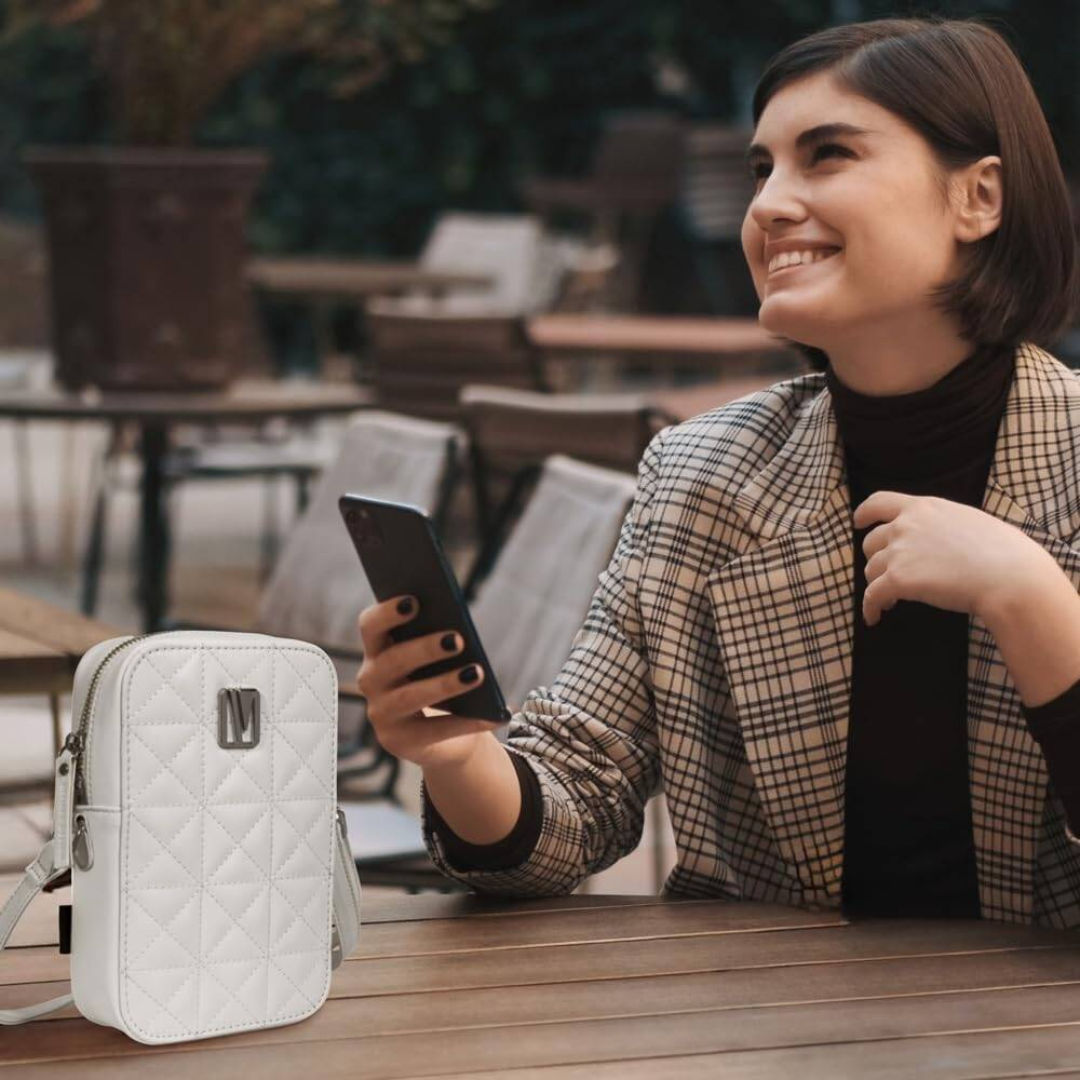 Levelo Albino Ladies Phone Pouch