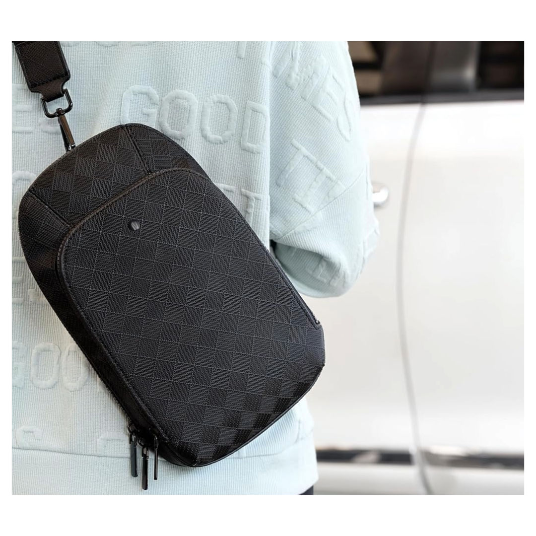 Levelo Soho Leather Sling Bag