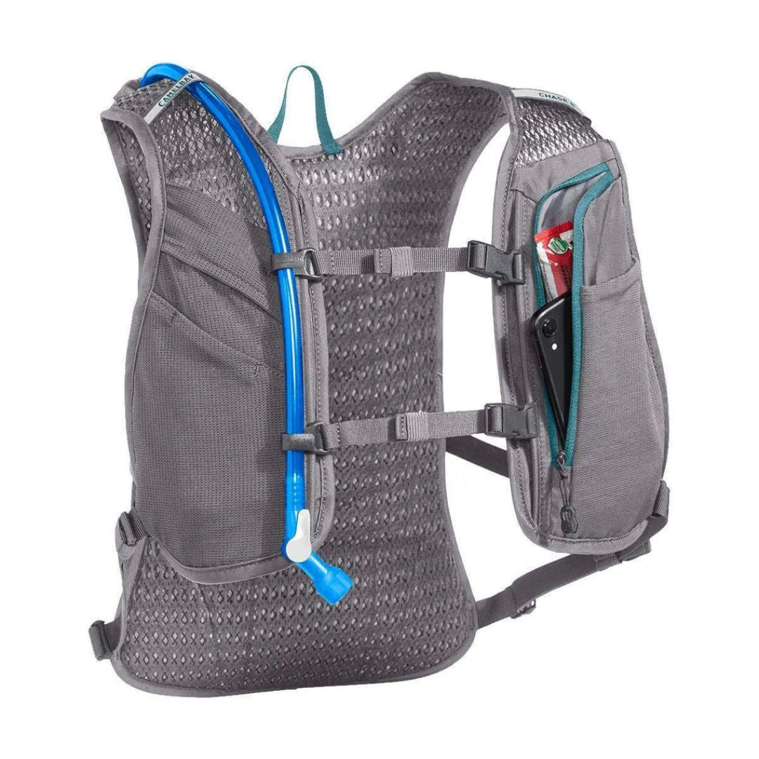 خزان مياه سترة الترطيب Camelbak Chase™ 8، 70 أونصة