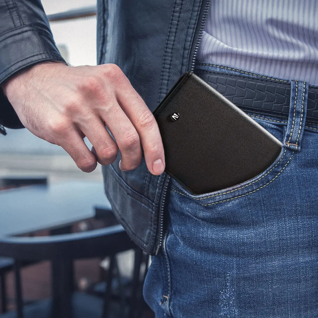 Levelo Bifold Genuine Leather Pocket Oraganizer