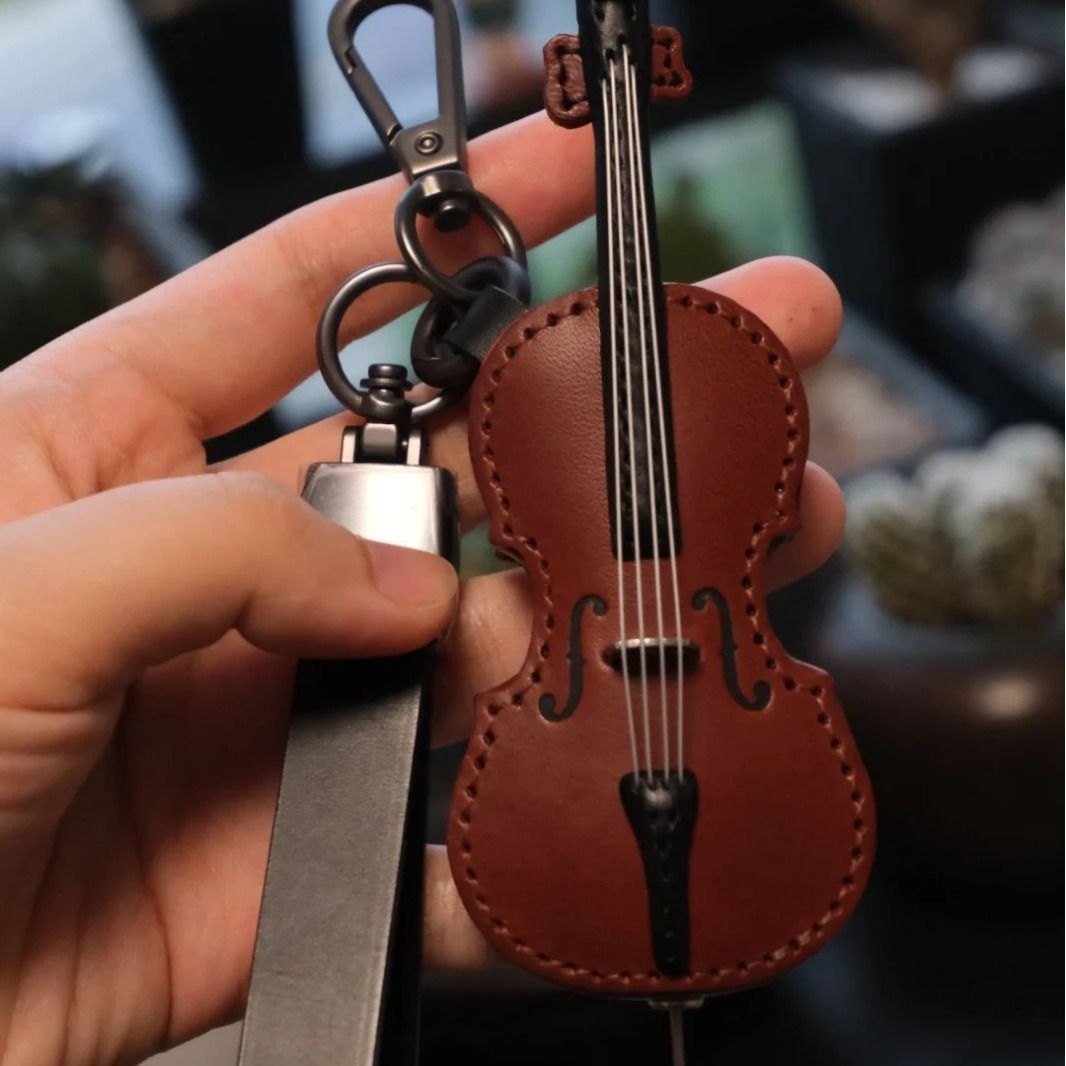 PU Leather Violin Keychain Musical Keychain Portable Violin Keychain