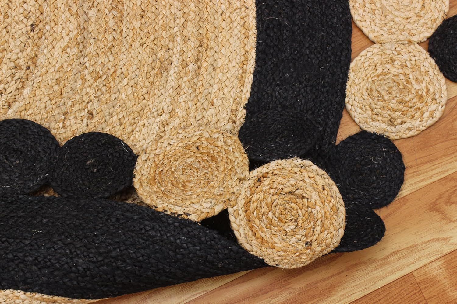 Designer Scalloped Border Jute Round Rug | Black & Natural Handwoven Area Carpet