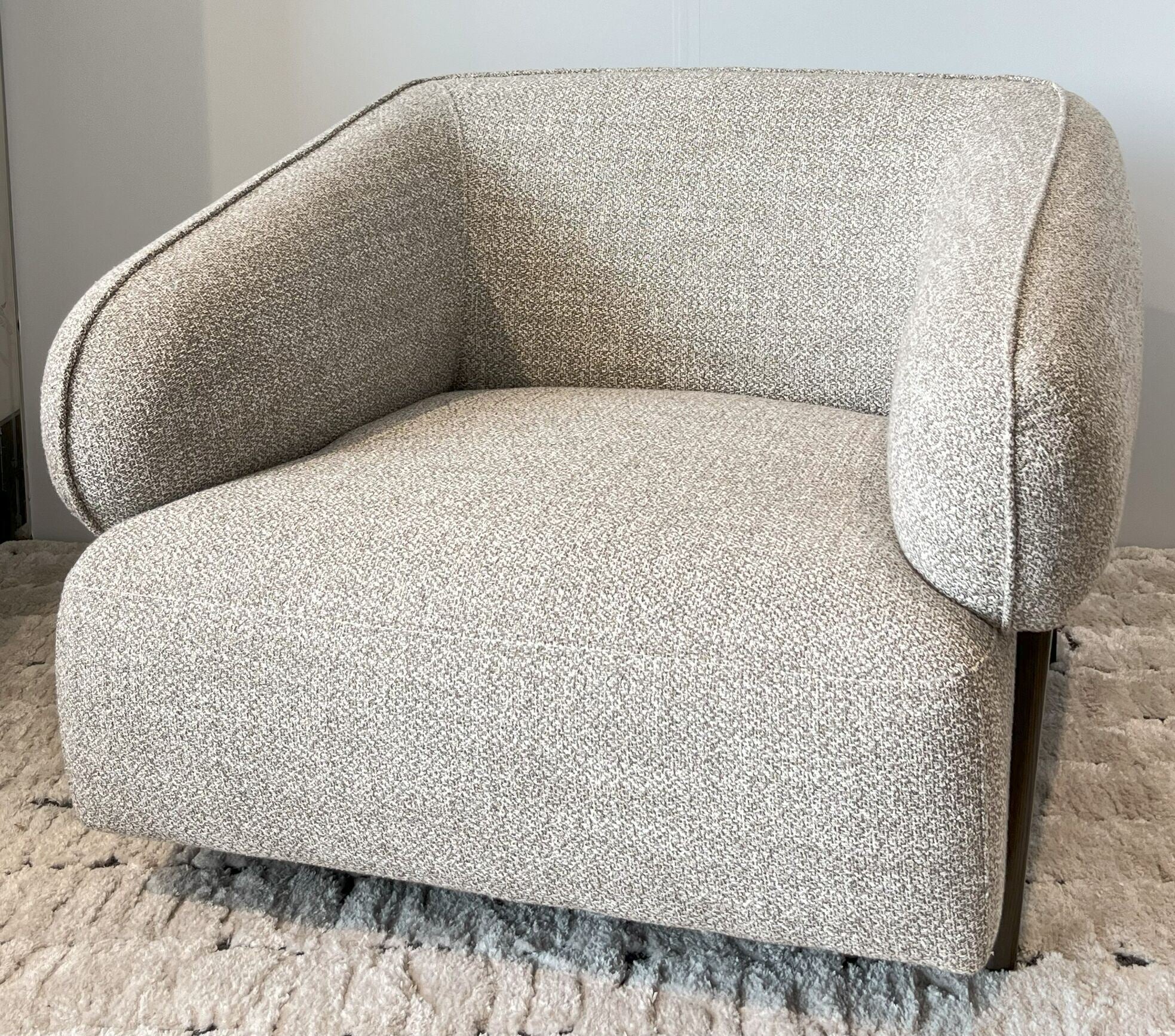 Curved Backrest Accent Chair #ZW-23004