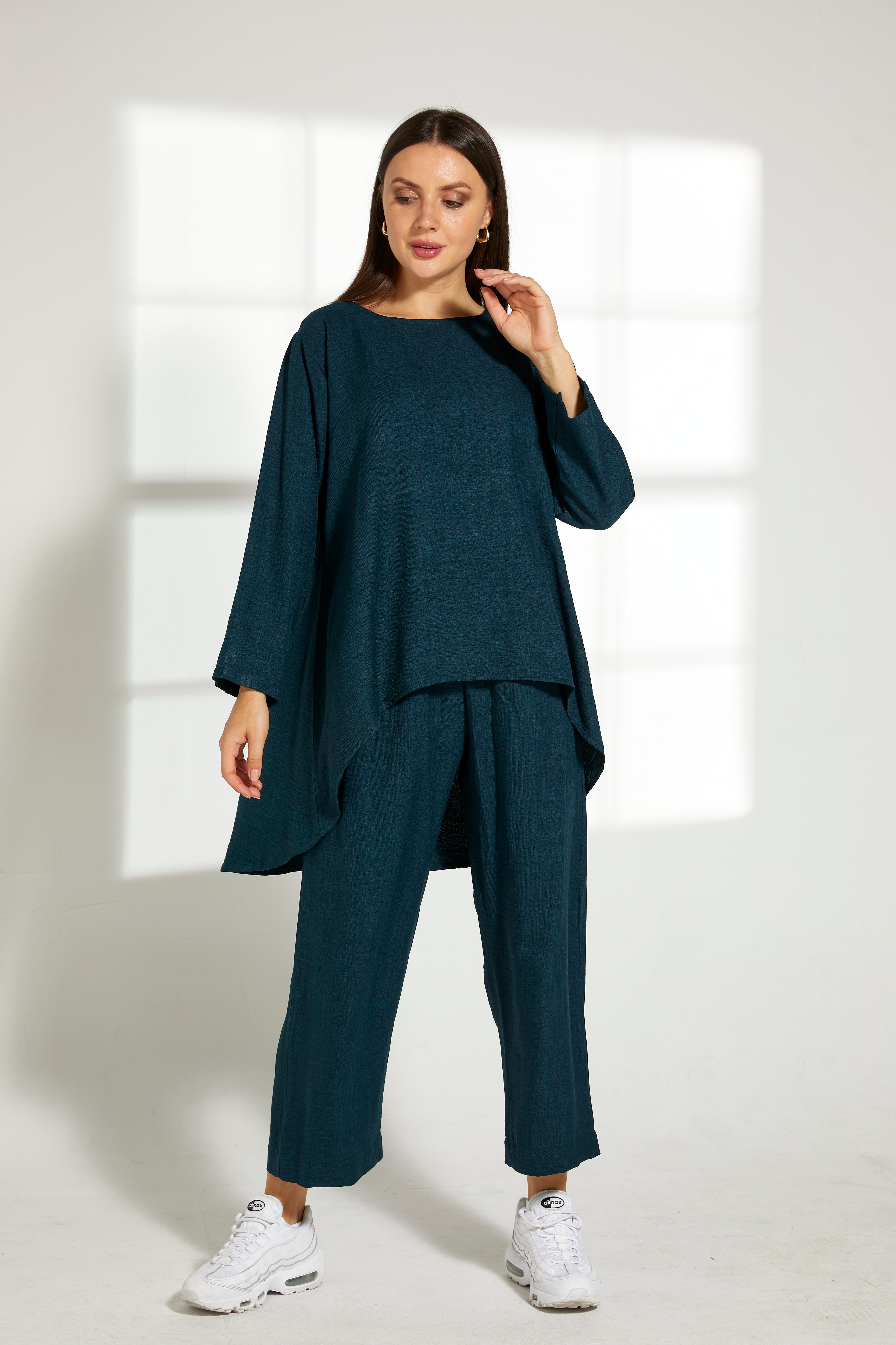 MOiSTREET Peacock Green CEY Mélange Fabric Top And Pants Set