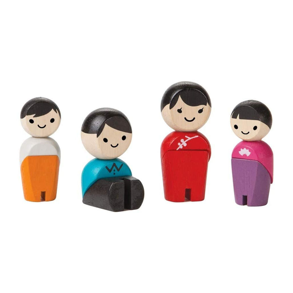 PlanToys Family III — العائلة الآسيوية | مجموعة دمى خشبية