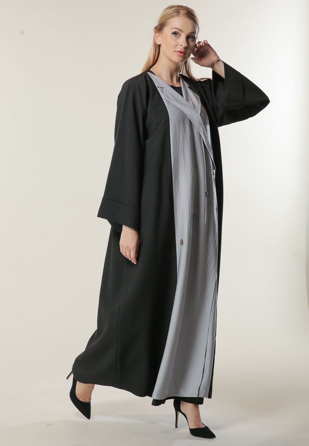 MOiSTREET Colorblock Casual Abaya with Button Detailing