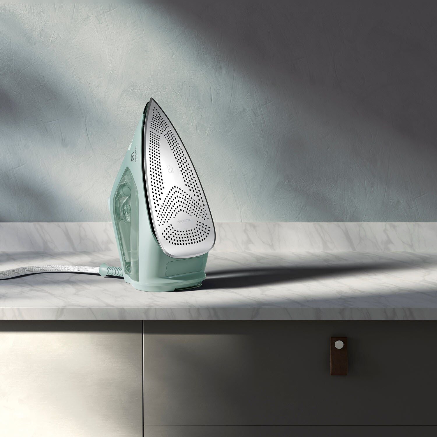 Electrolux Refine 700 Steam Iron 2300W, Linen Green, E7SI1-82LG