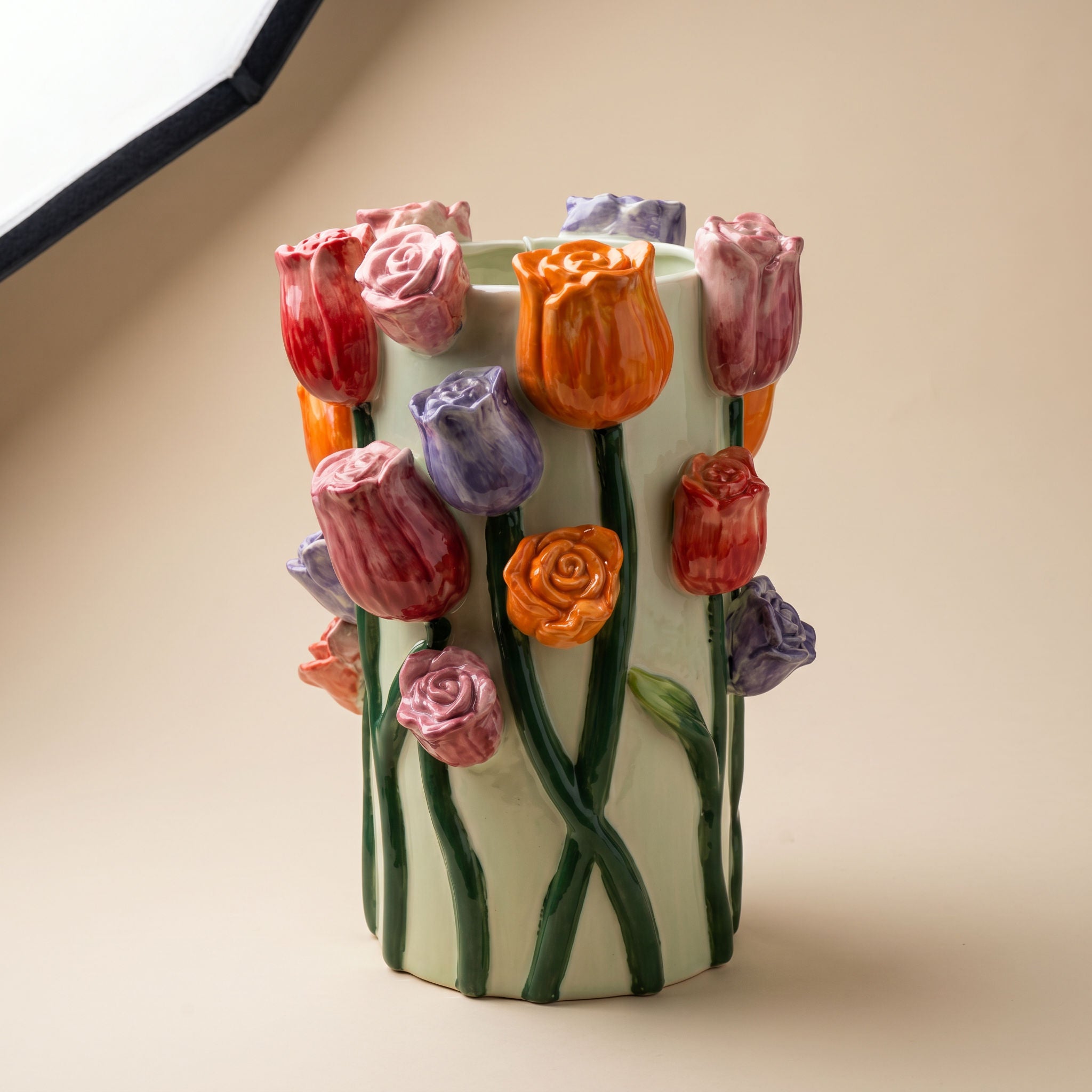 Tati deco Sculpted rose vase small