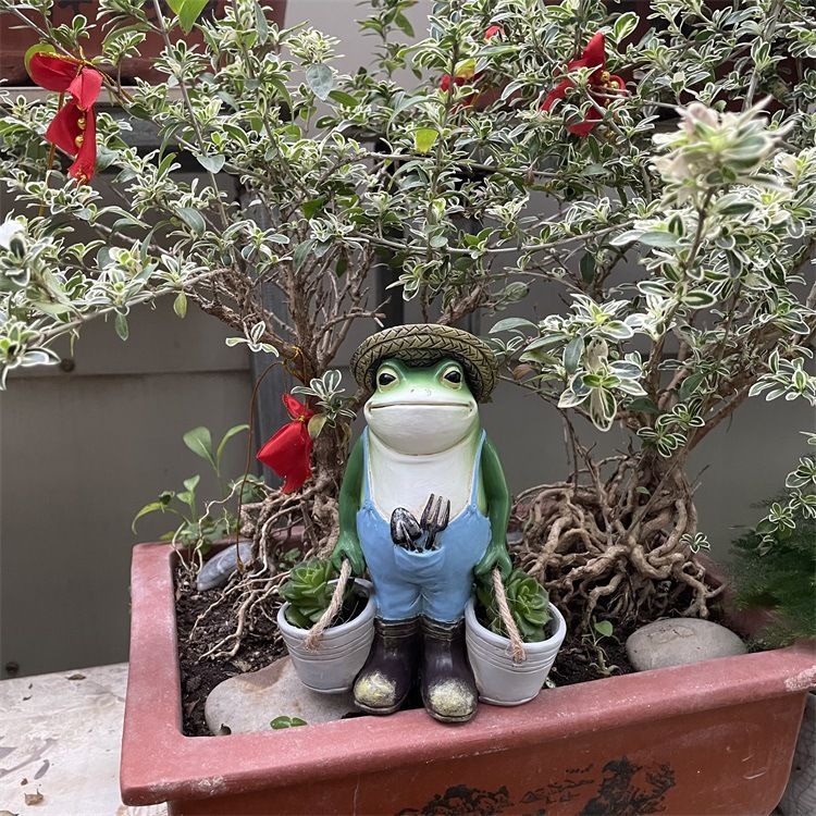 Funny Frogs Garden Statue Yard Decor Garden Animal Statue Frog Ornament