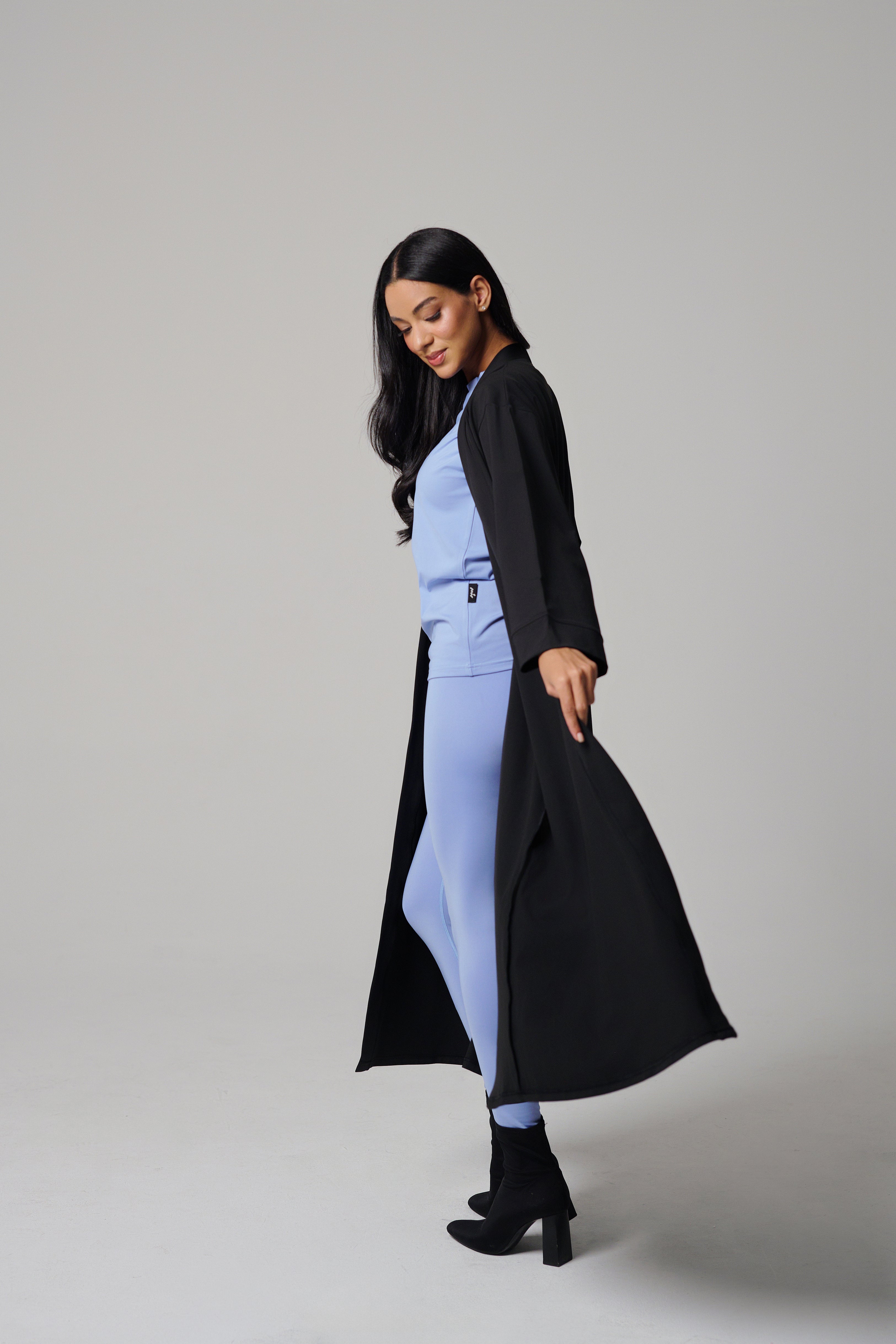 عباءة "مولو كلاسيك" للنساء - أسود