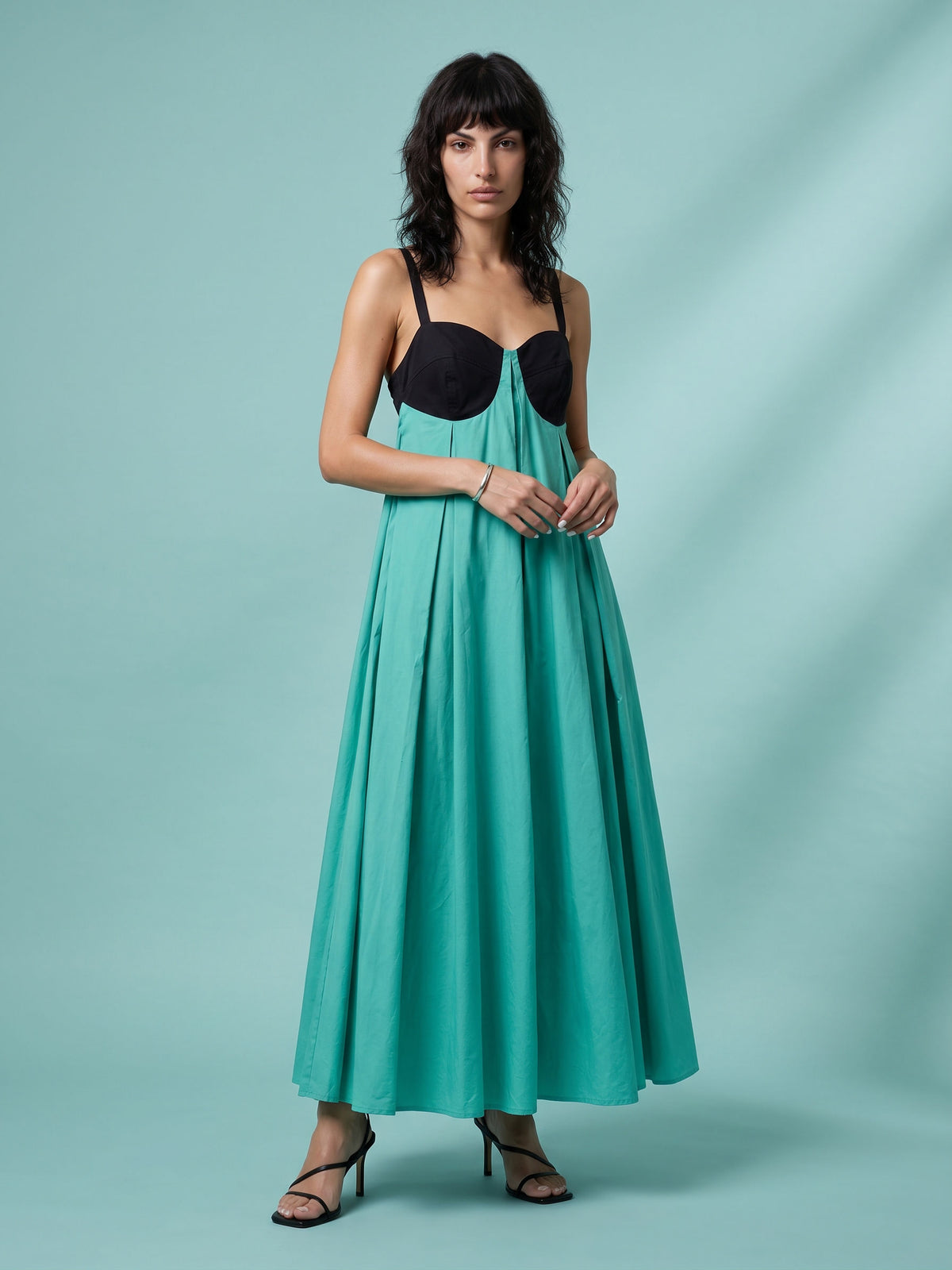 Tendresse Boutique Green & Black Backless Dress