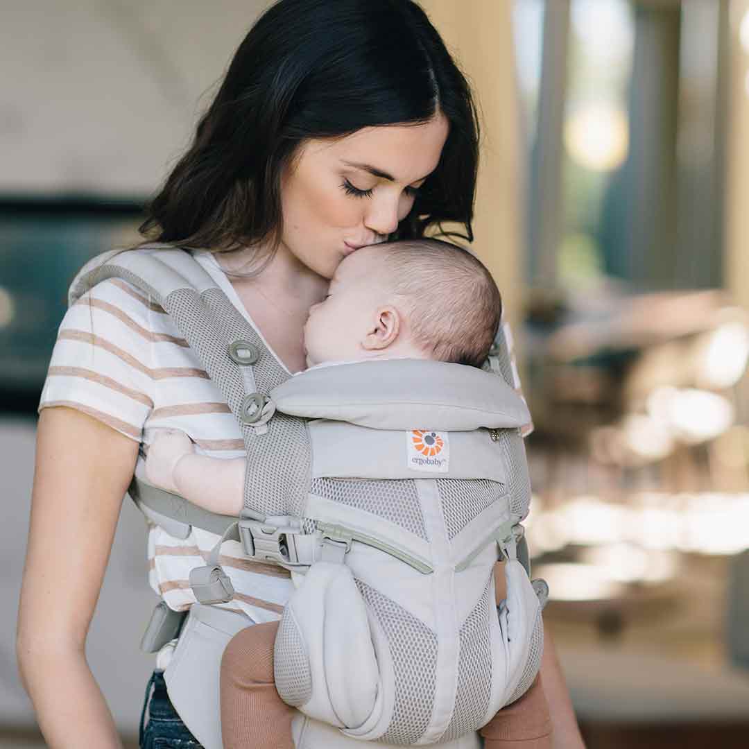 Ergobaby Omni 360 Cool Air Mesh رمادي لؤلؤي