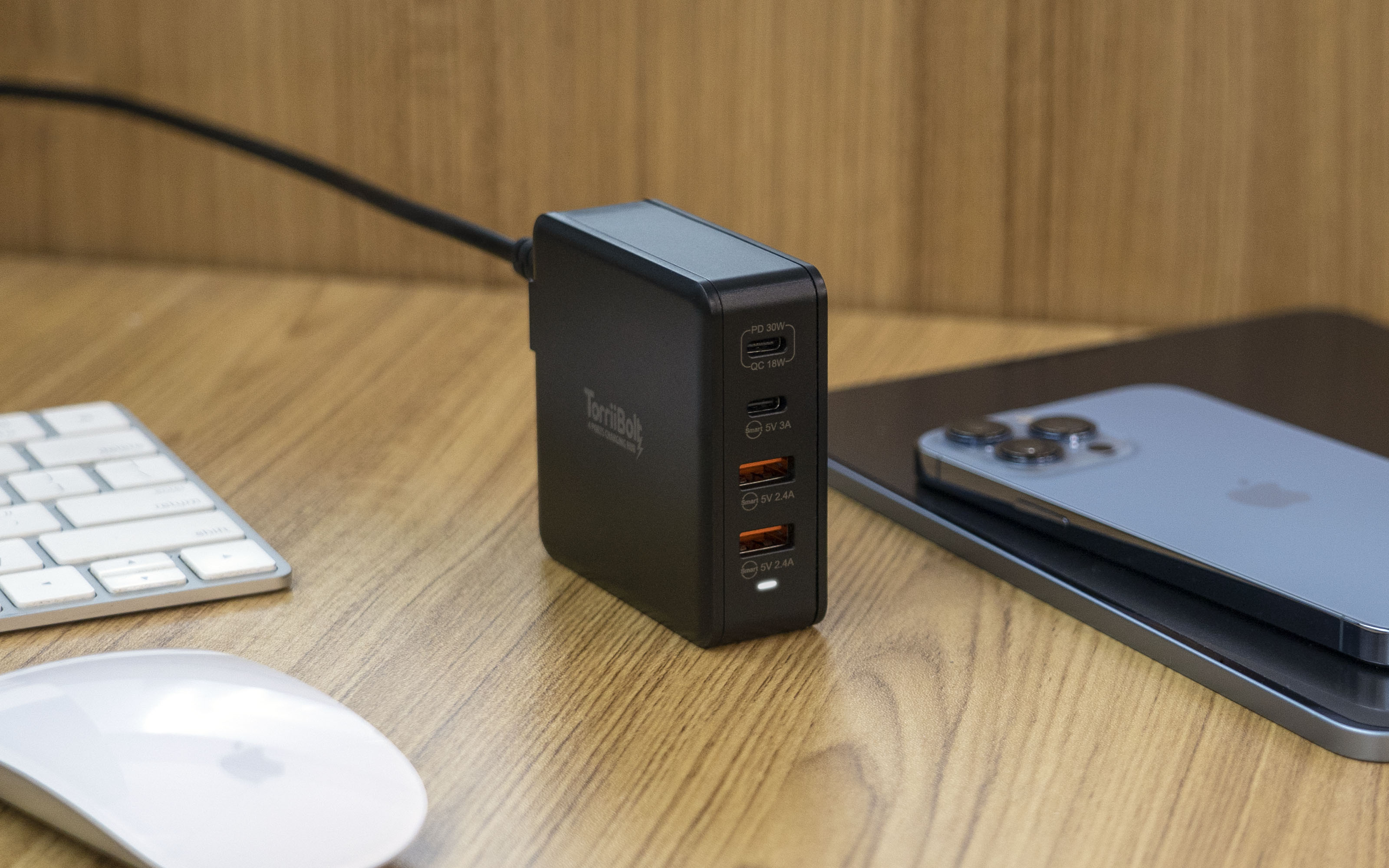 Torrii Bolt 4 Ports Charging Hub with USB-PD & QC 3.0, Black, TBT-4PCH-01