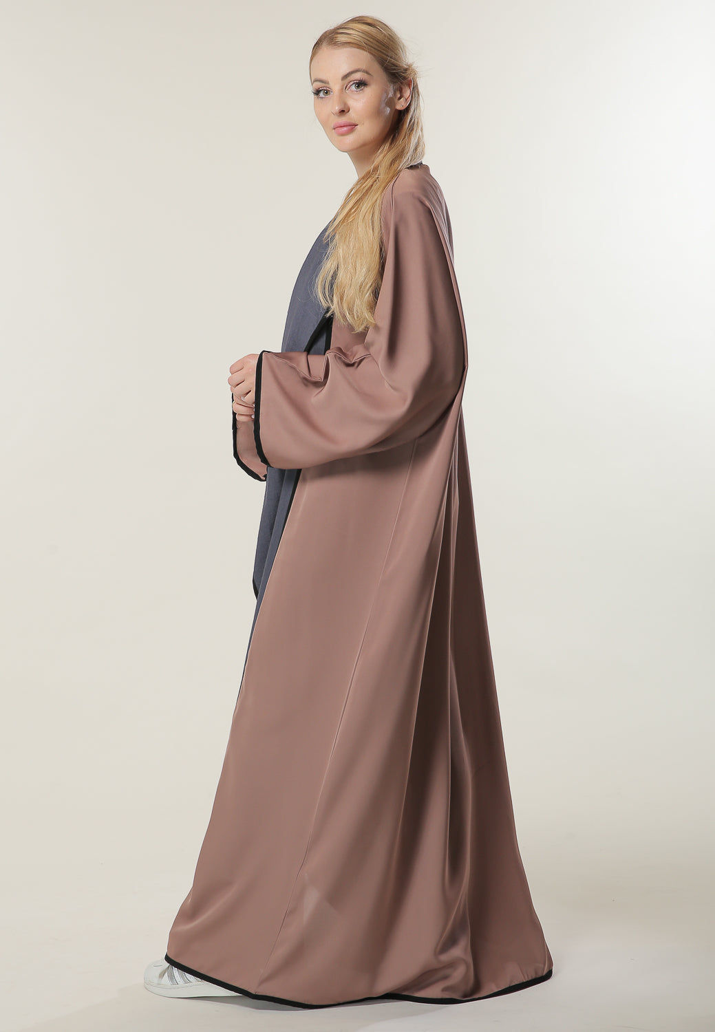 MOiSTREET Casual Colorblock  Abaya