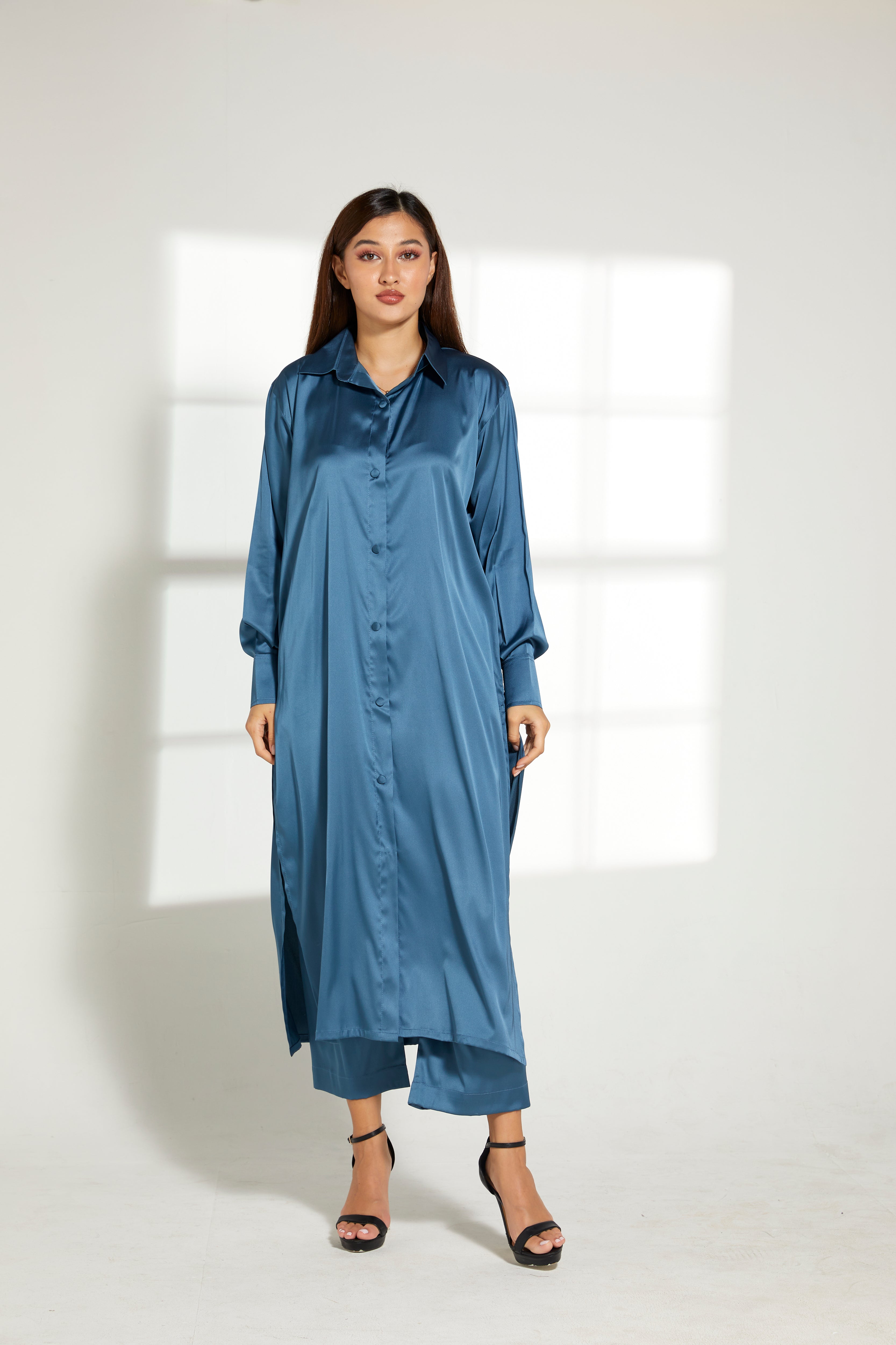 MOiSTREET Blue Silk Fabric Top and Pants Set
