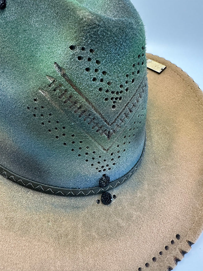 By Carmenzo green lover unisex hat