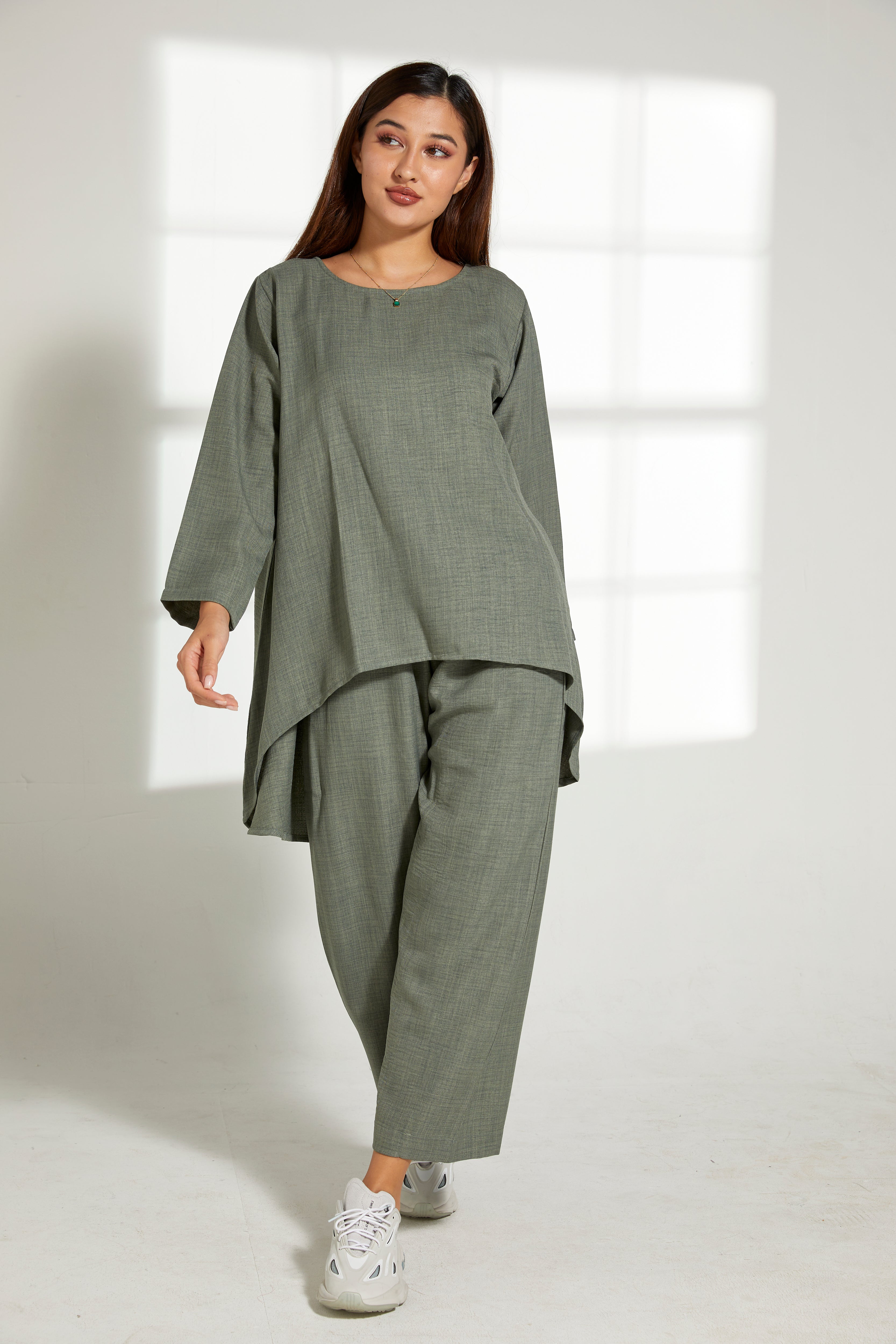 MOiSTREET Green CEY Mélange Fabric Top And Pants Set