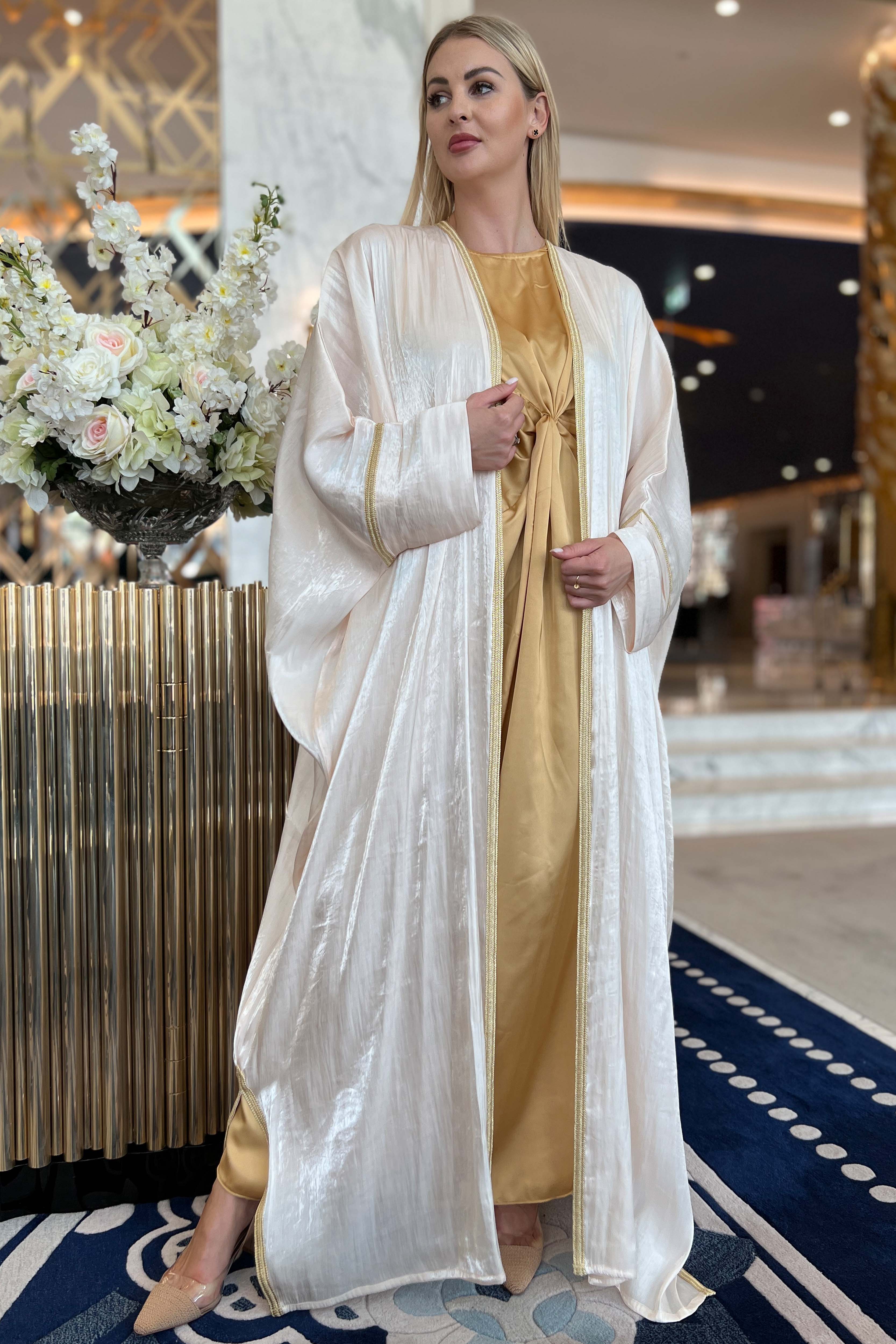 MOiSTREET Pearl Rotana Shimmer Bhist Abaya Set