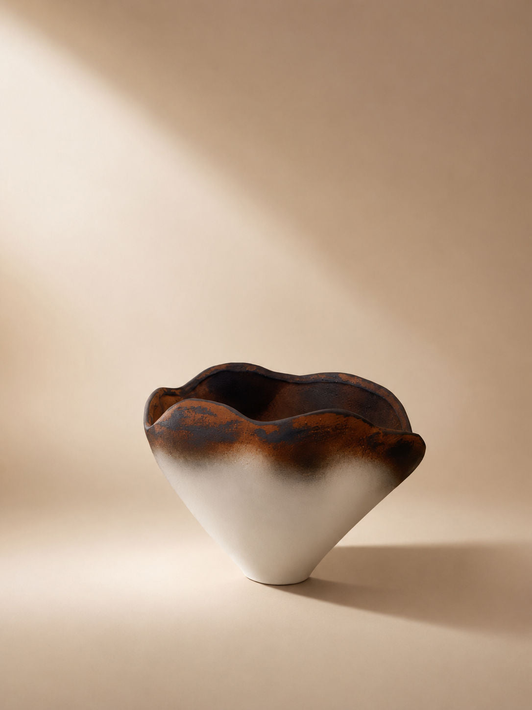 Tati deco Vase white brown metal