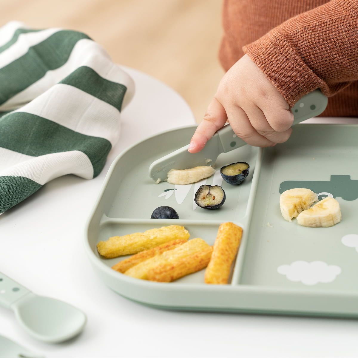 Done By Deer Foodie Compartment Plate Croco Green