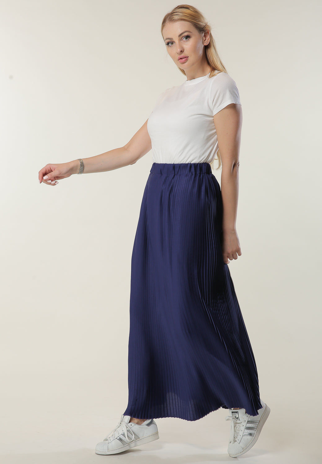 MOiSTREET Navy Pleated Skirt