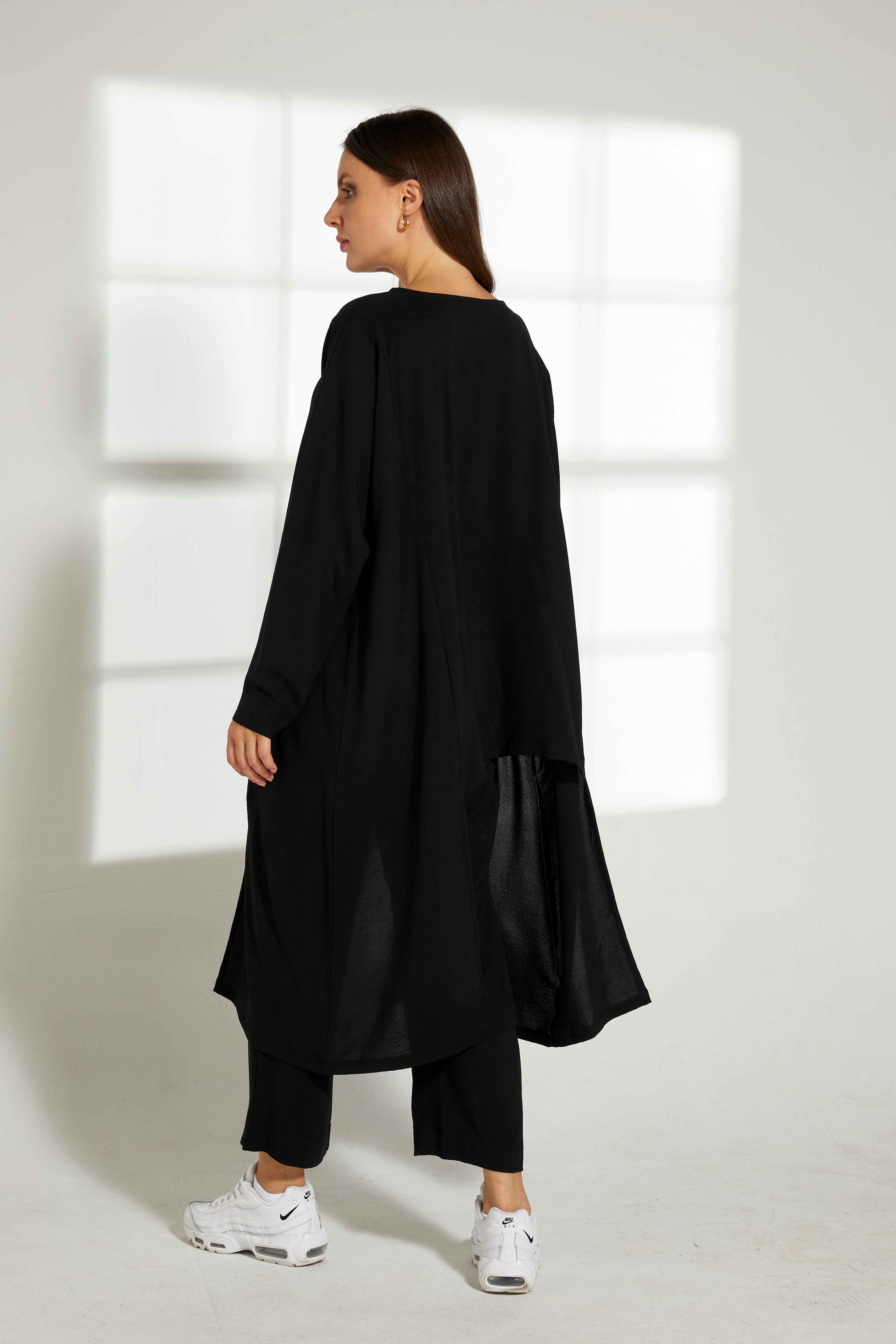 MOiSTREET Black CEY Fabric Top And Pants Set