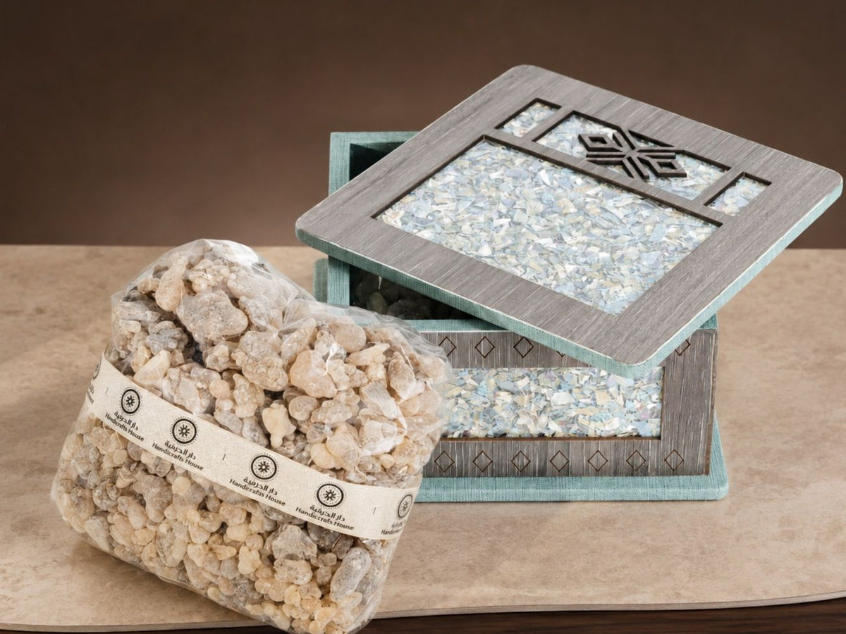 Frankincense in Small Wooden Box (SM), Assorted Colors