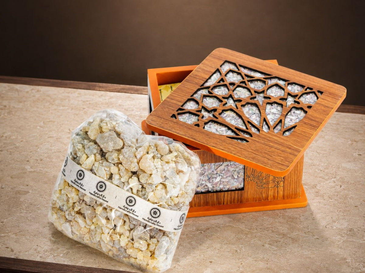 Frankincense in Small Wooden Box (SM), Assorted Colors