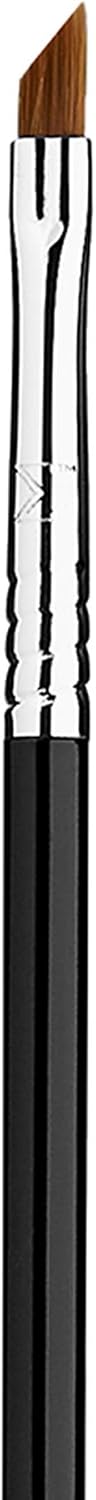 SIGMA BEAUTY E06  WINGED LINER BRUSH