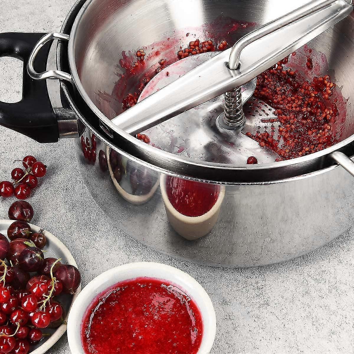 Stainless Steel Food Mill With 3 Sieve Inserts for Soups and Sauces