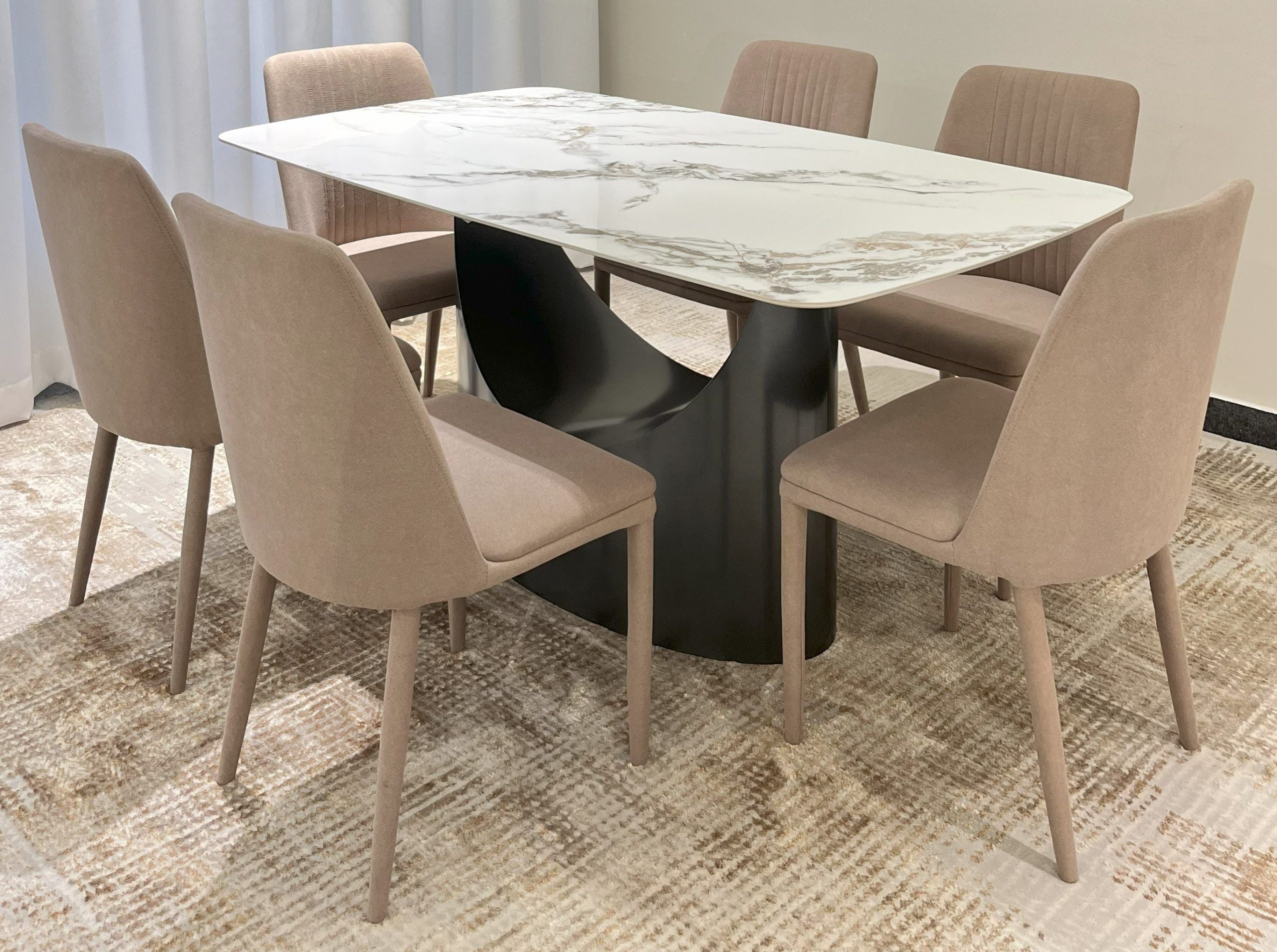 Danya Dining Room Set