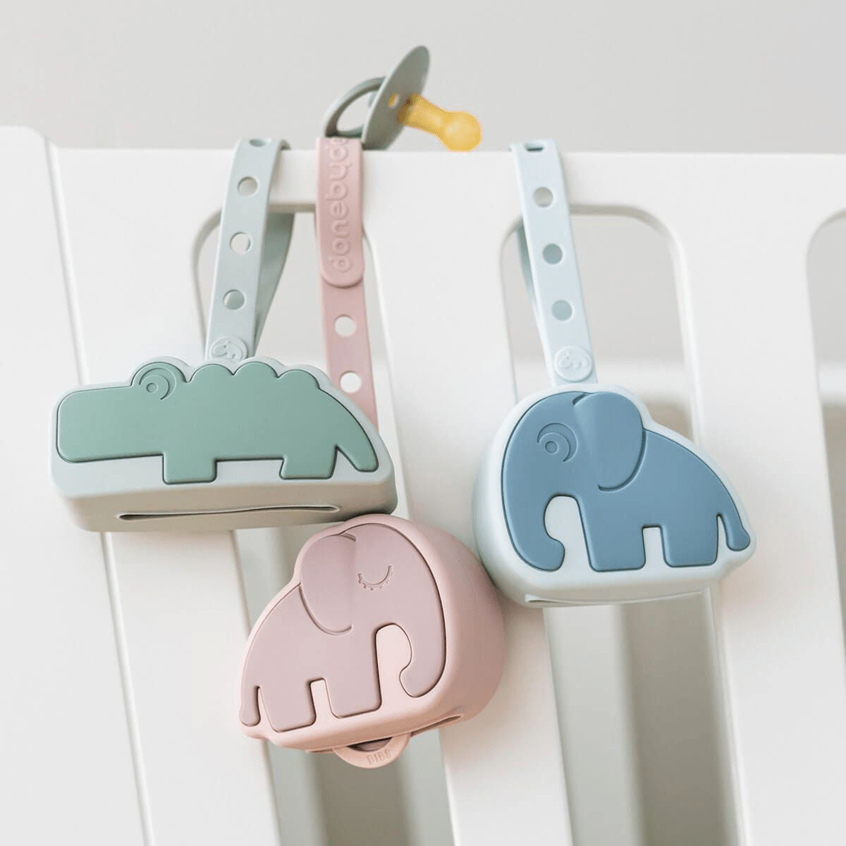 Done By Deer Silicone Pacifier Pouch Elphee Blue
