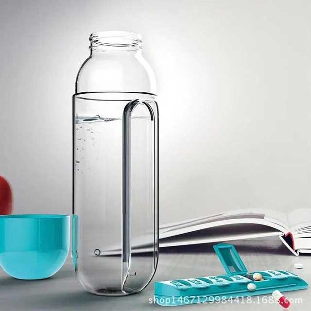 Portable Plastic Medicine Bottle 2-in-1 - Convenient Travel Pill Dispenser &amp; Storage Container