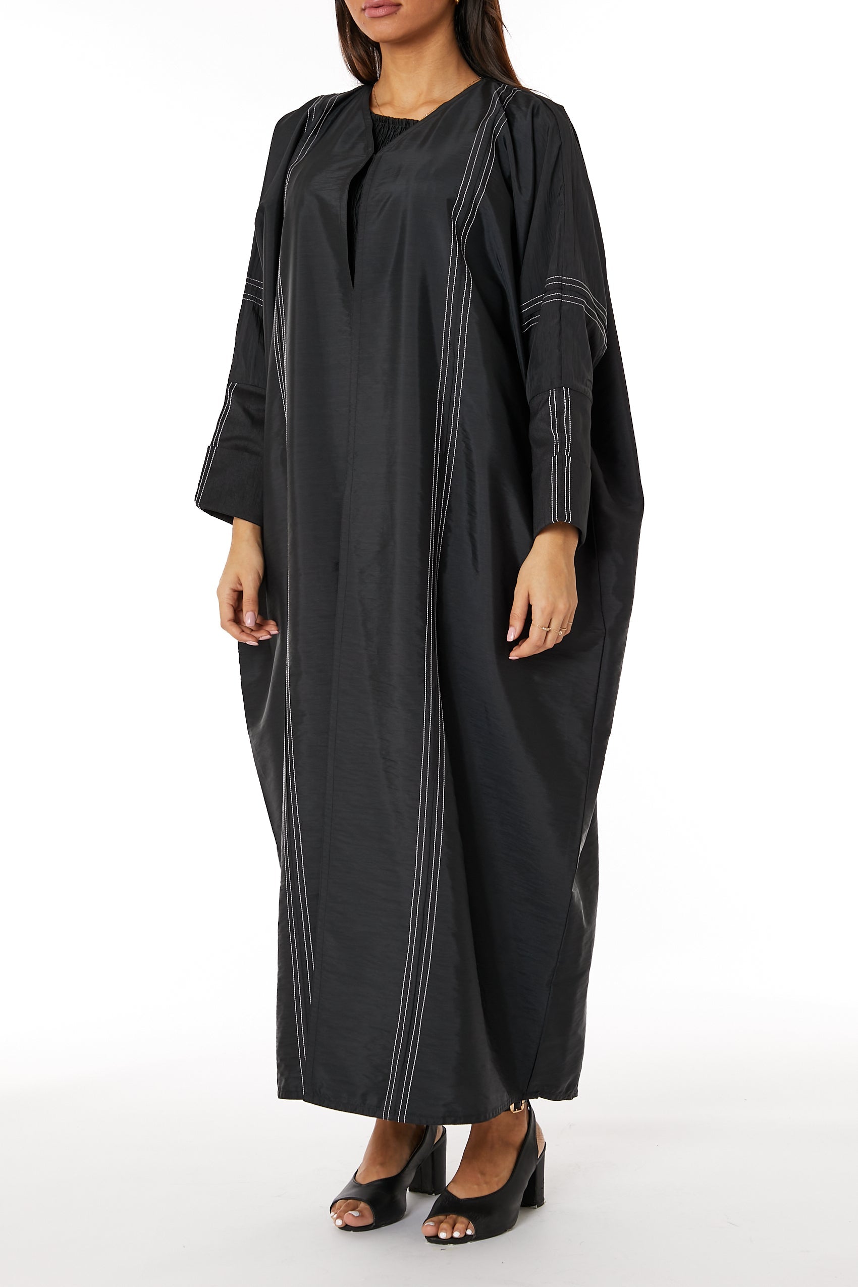 MOiSTREET Black V-Neck Taffeta Abaya with white Thread Work