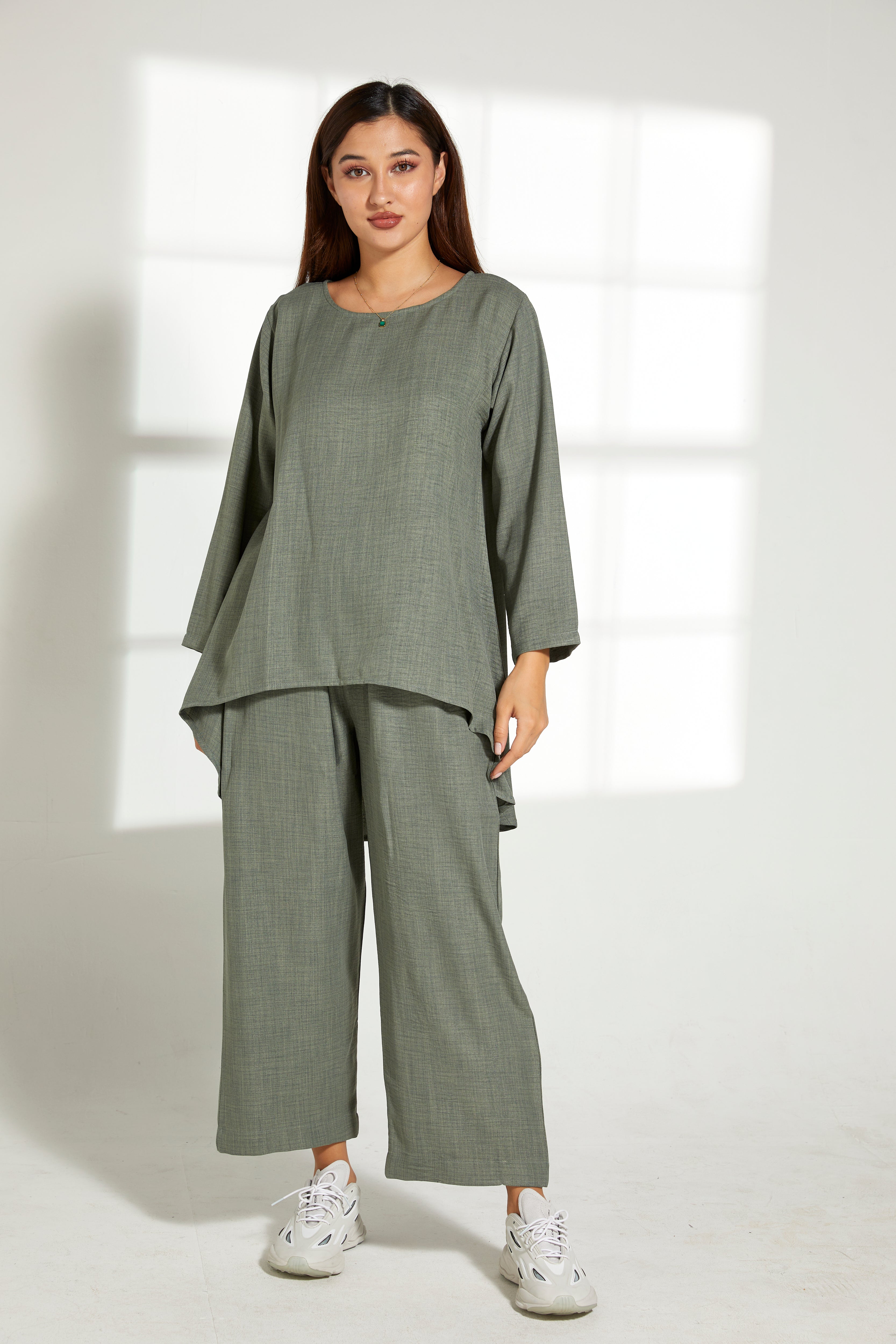MOiSTREET Green CEY Mélange Fabric Top And Pants Set