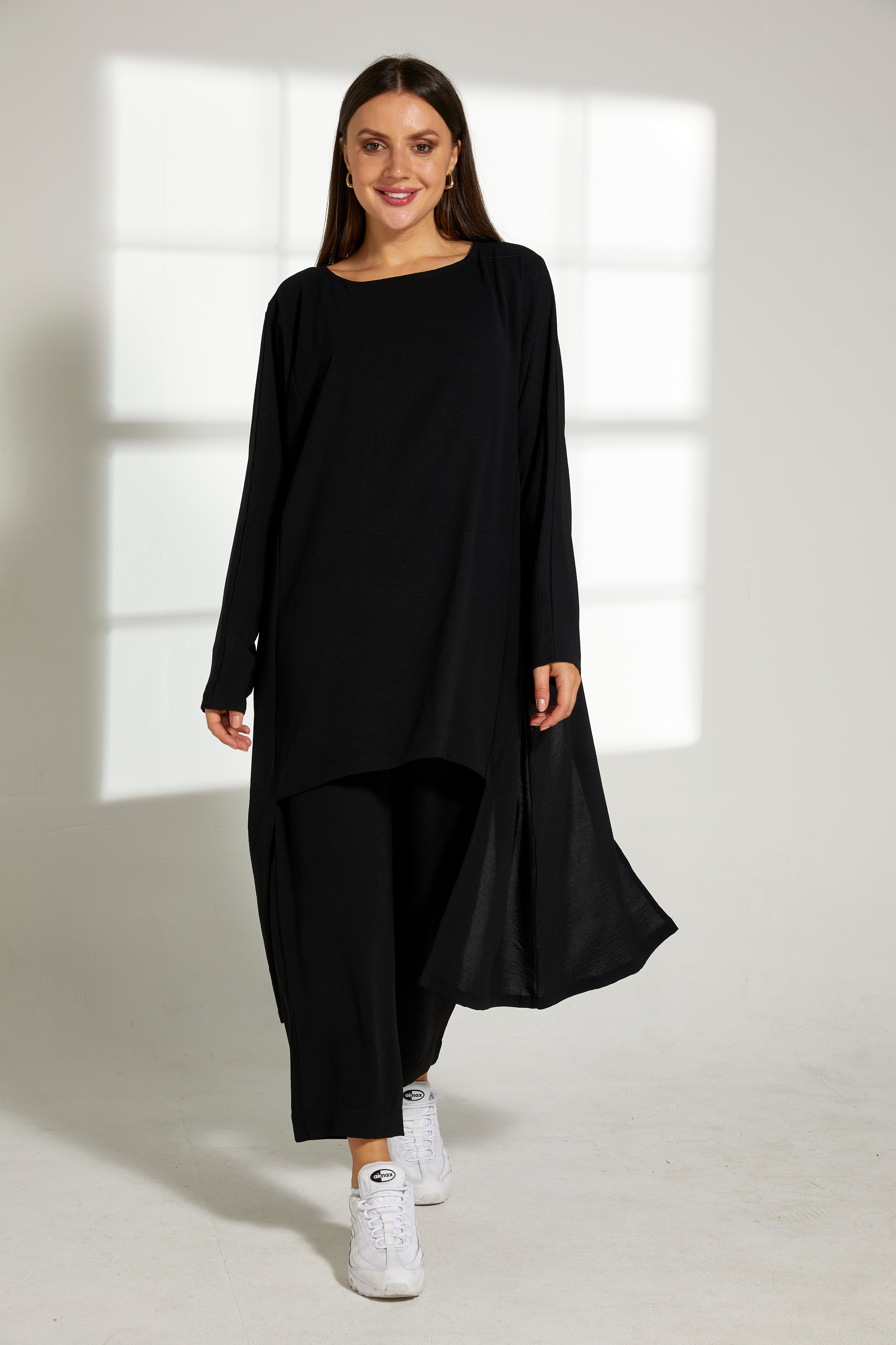 MOiSTREET Black CEY Fabric Top And Pants Set