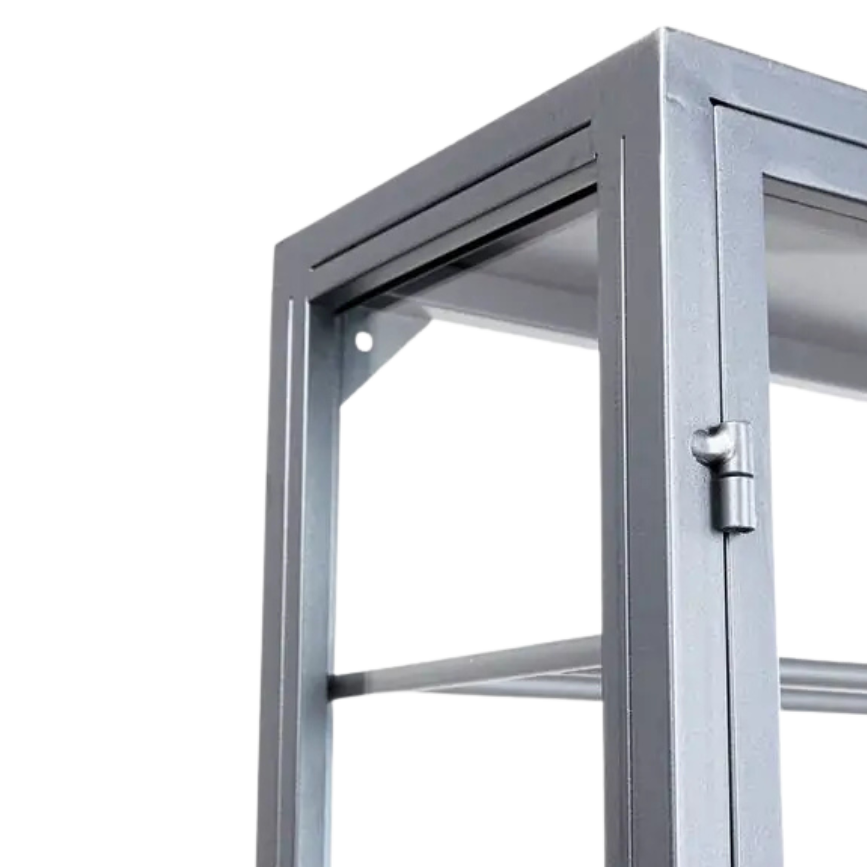 رف النبيذ سوري