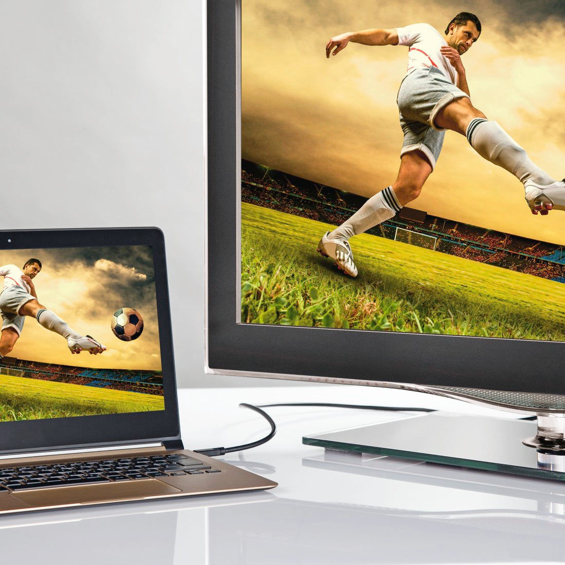 HAMA 135724 USB-C ADAPTER CABLE FOR HDMI™,ULTRA HD,1.80 m