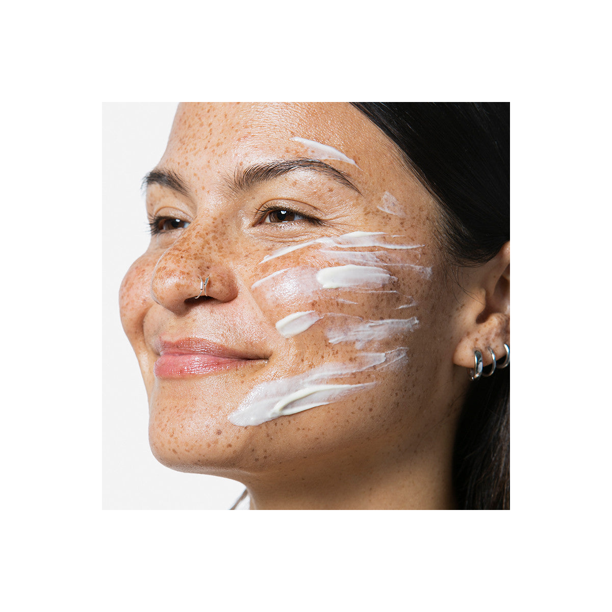 مجموعة العناية بالعيون والتونيك: PFC Samapharma Derma Collagen Eye Zone 30 مل  +PFC Samapharma Radiance C+ Tonic 200 مل